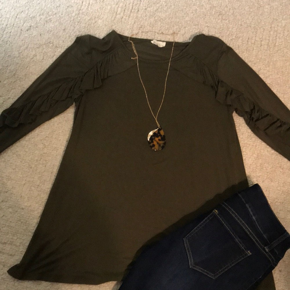 Boutique green ruffle sleeve top